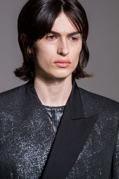 Look 80